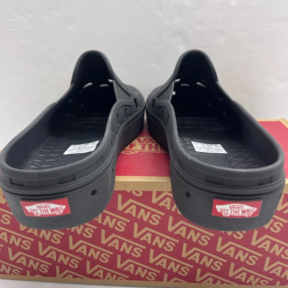 Vans Slip-On Clogs Slip-On Mule Trk
Black
VN0005V8BLK Tracking Sneakers - Picture 12 of 16